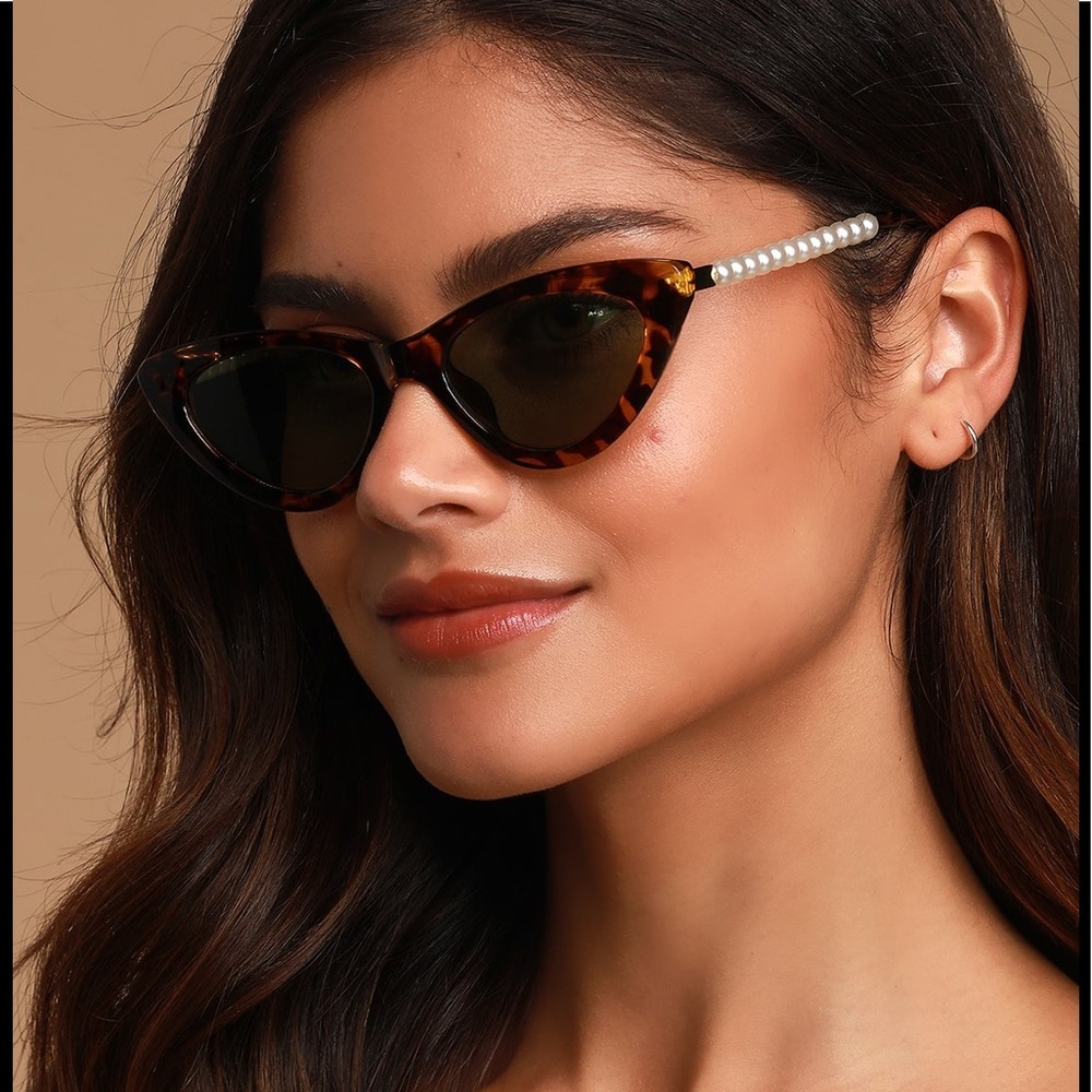 SUNGLASSES